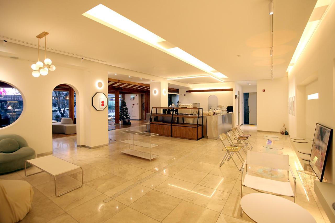 3⋆ JEONJU HANOK TAEJOGUNG HOTEL ≡ Jeonju, South Korea ≡ Lowest Booking  Rates For Jeonju Hanok Taejogung Hotel in Jeonju